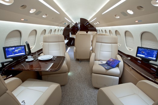 Gidhair Falcon 8X interior new